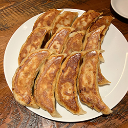 先輩方との食事会です。